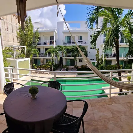 Poolside Tranquil Apartment In Playa Del Carmen