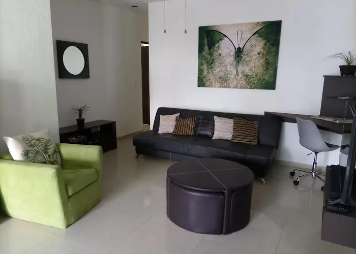 Tranquil Pool Walk To 5th Ave And Apartamento Playa del Carmen