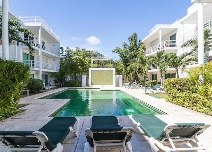 Tranquil Pool Walk To 5th Ave And Apartamento