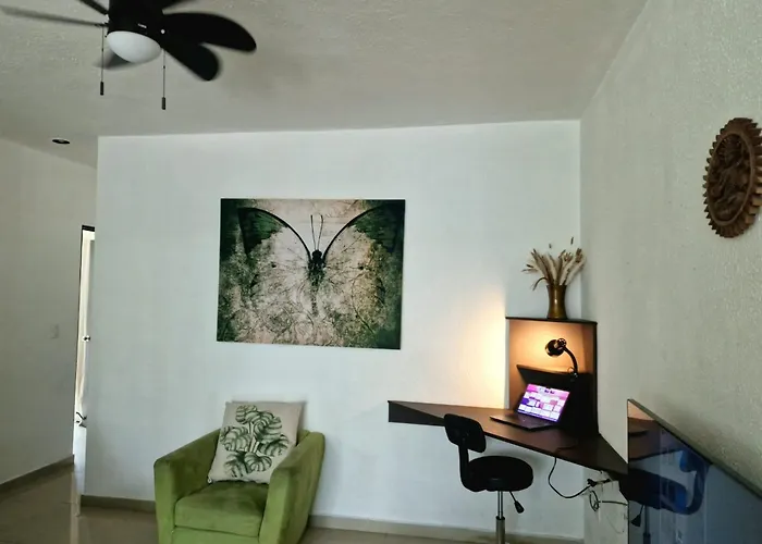Tranquil Pool Walk To 5th Ave And Apartamento Playa del Carmen