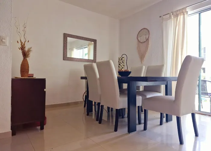 Tranquil Pool Walk To 5th Ave And Apartamento Playa del Carmen